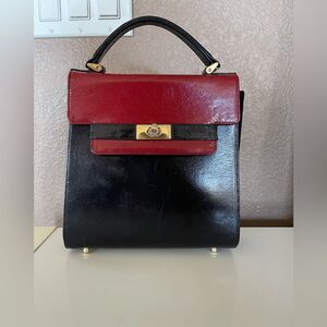 Vintage kamerel New York red and black purse with gold hardware